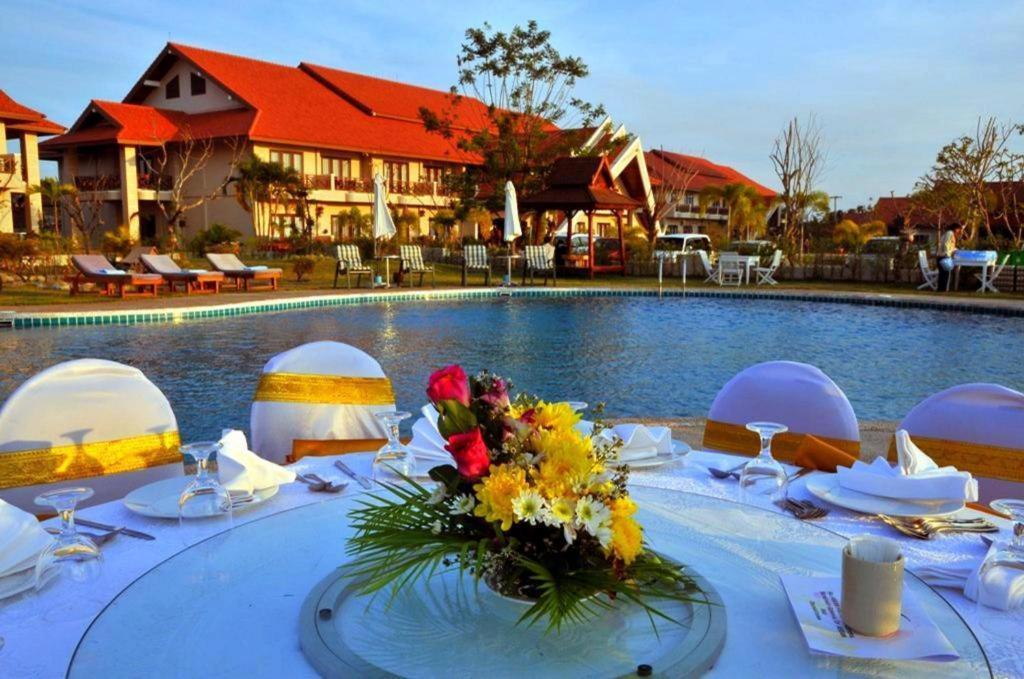 Daosavanh Resort & Spa Hotel Savannakhet Exterior photo